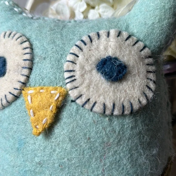 NWT OWL tooth fairy pillow made of wool with a small red heart pouch for tooth - Picture 6 of 9
